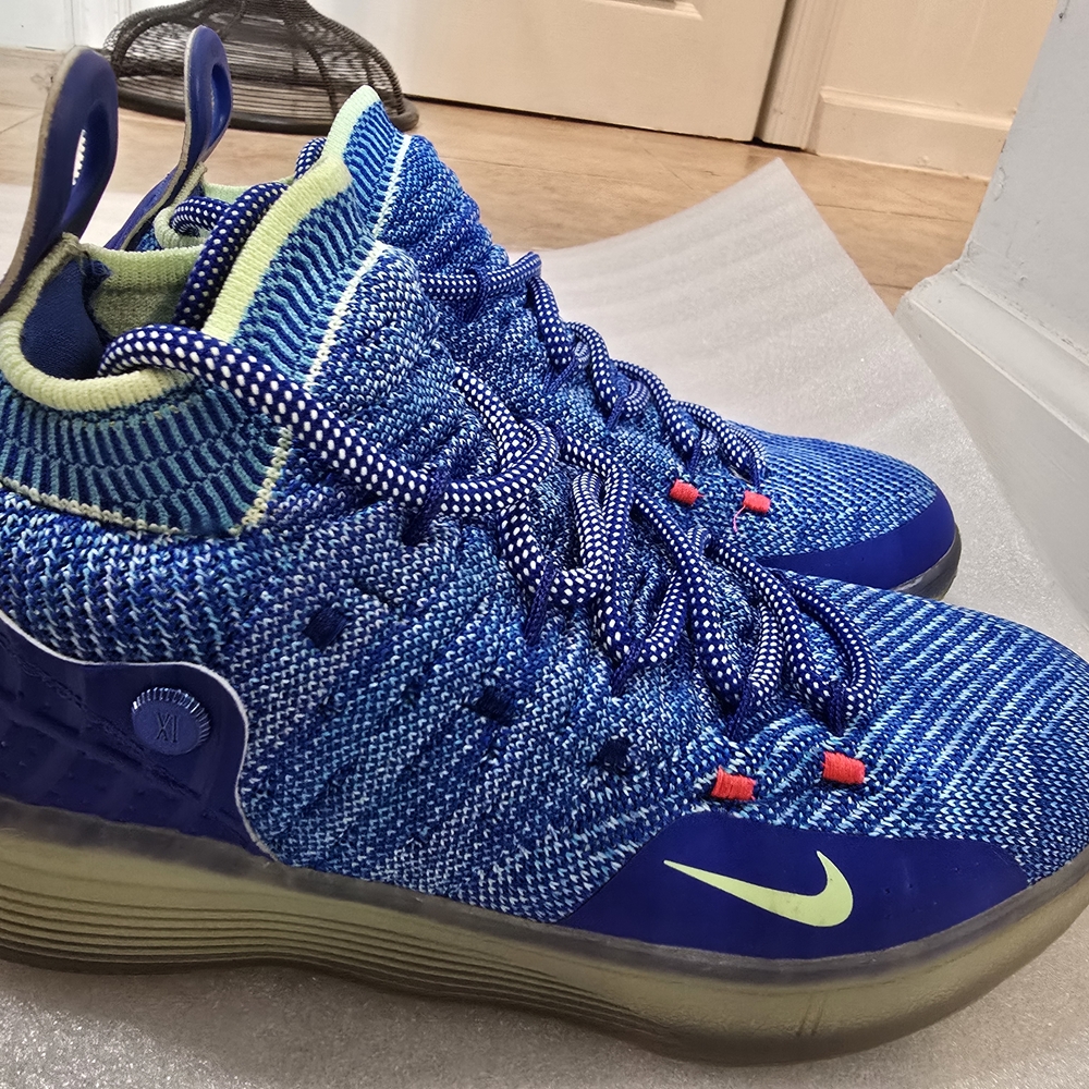 NIKE "KD11"PARANOID Big Kids Shoes Size 5.5.